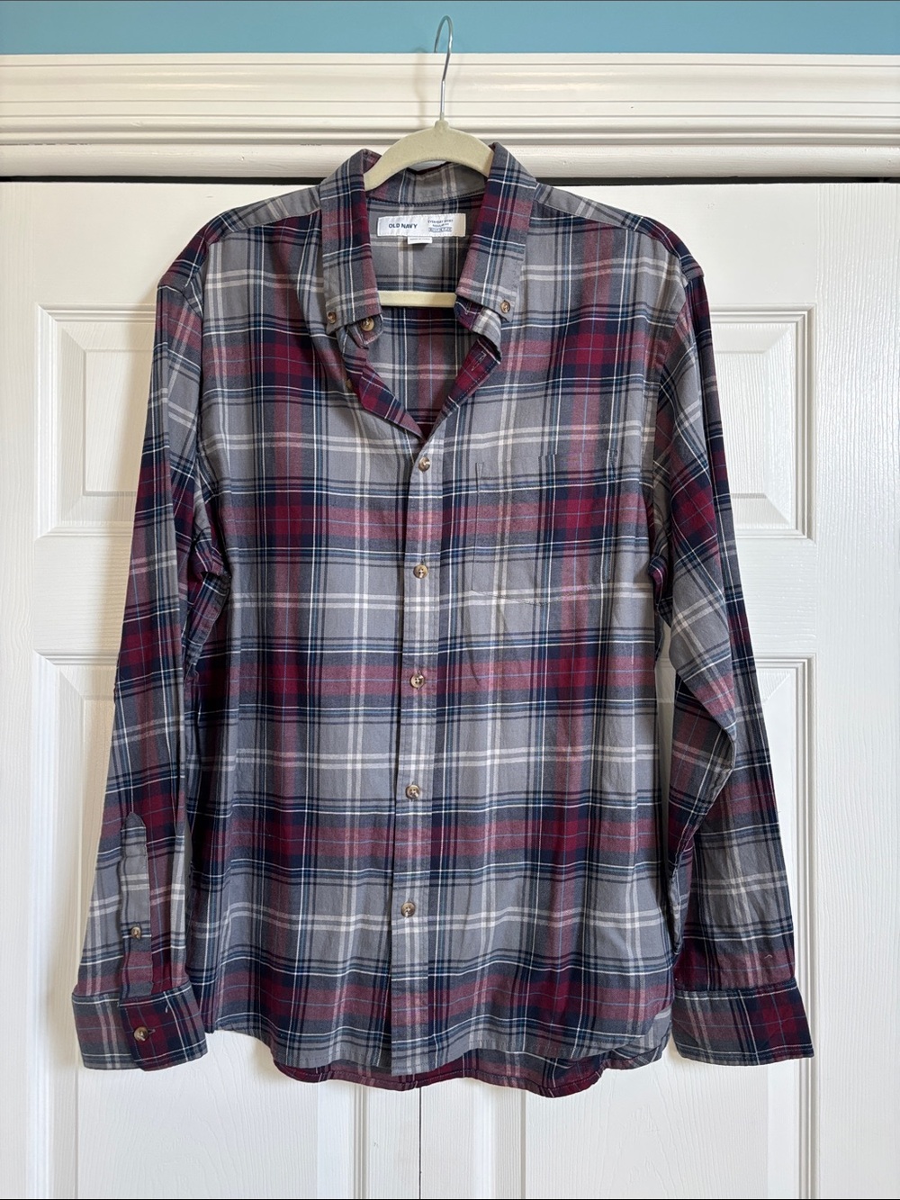 Old Navy Men's Gray and Red Plaid Button-Down Shirt